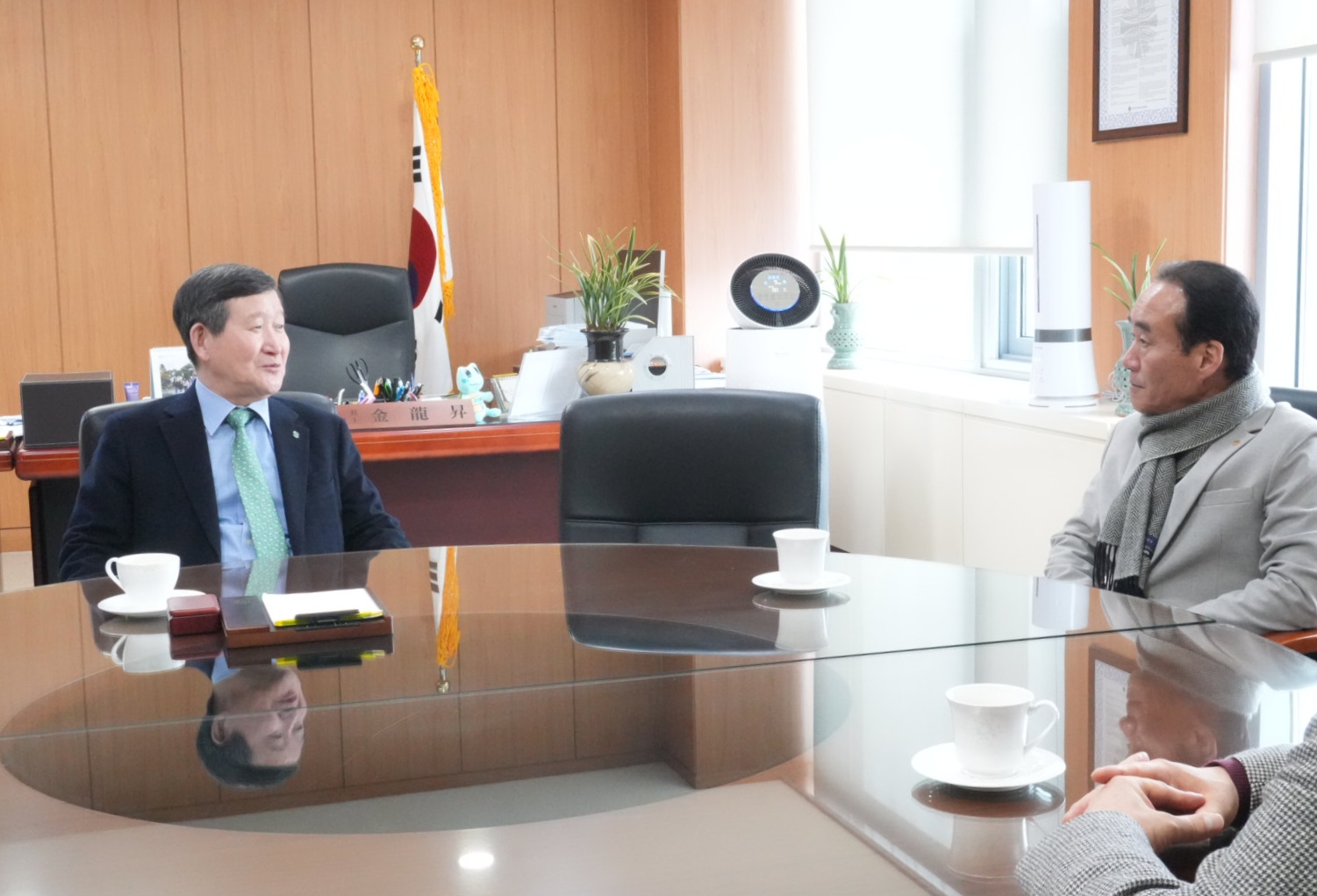 가톨릭관동대, 강릉시체육회로부터 우수선수 육성 지원금 1천만 원 전달 사진