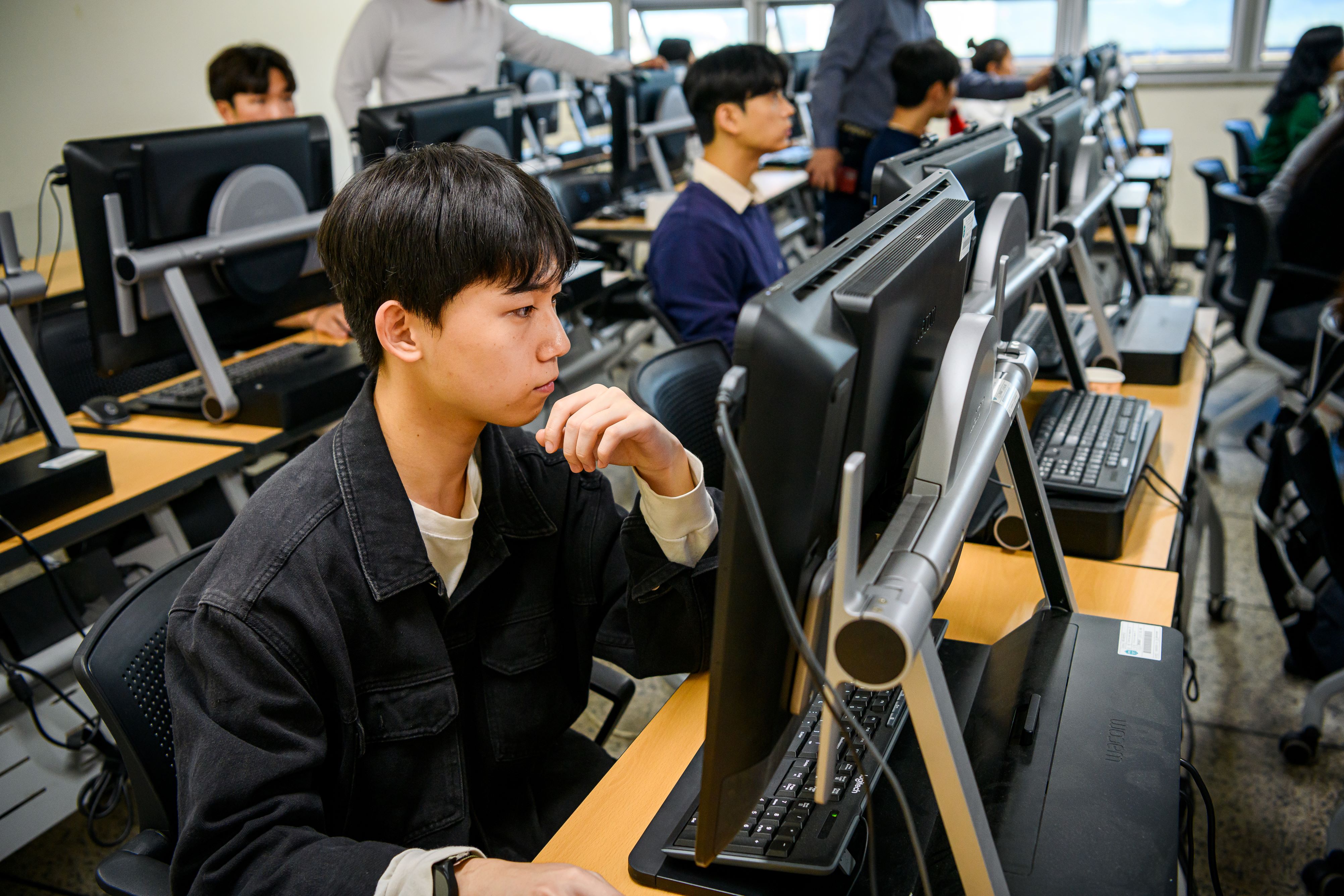 (교실현장방문 포토뉴스) CG디자인전공, 상상을 현실로 만드는 미래 인재 양성 실습현장  대표이미지