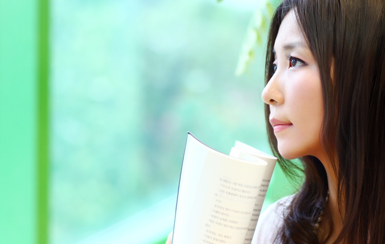 [학술/동정] VERUM교양대학 오주리 교수, 한국가톨릭문인협회 사화집 『가난, 그 자비와 영광』 작품 수록 대표이미지