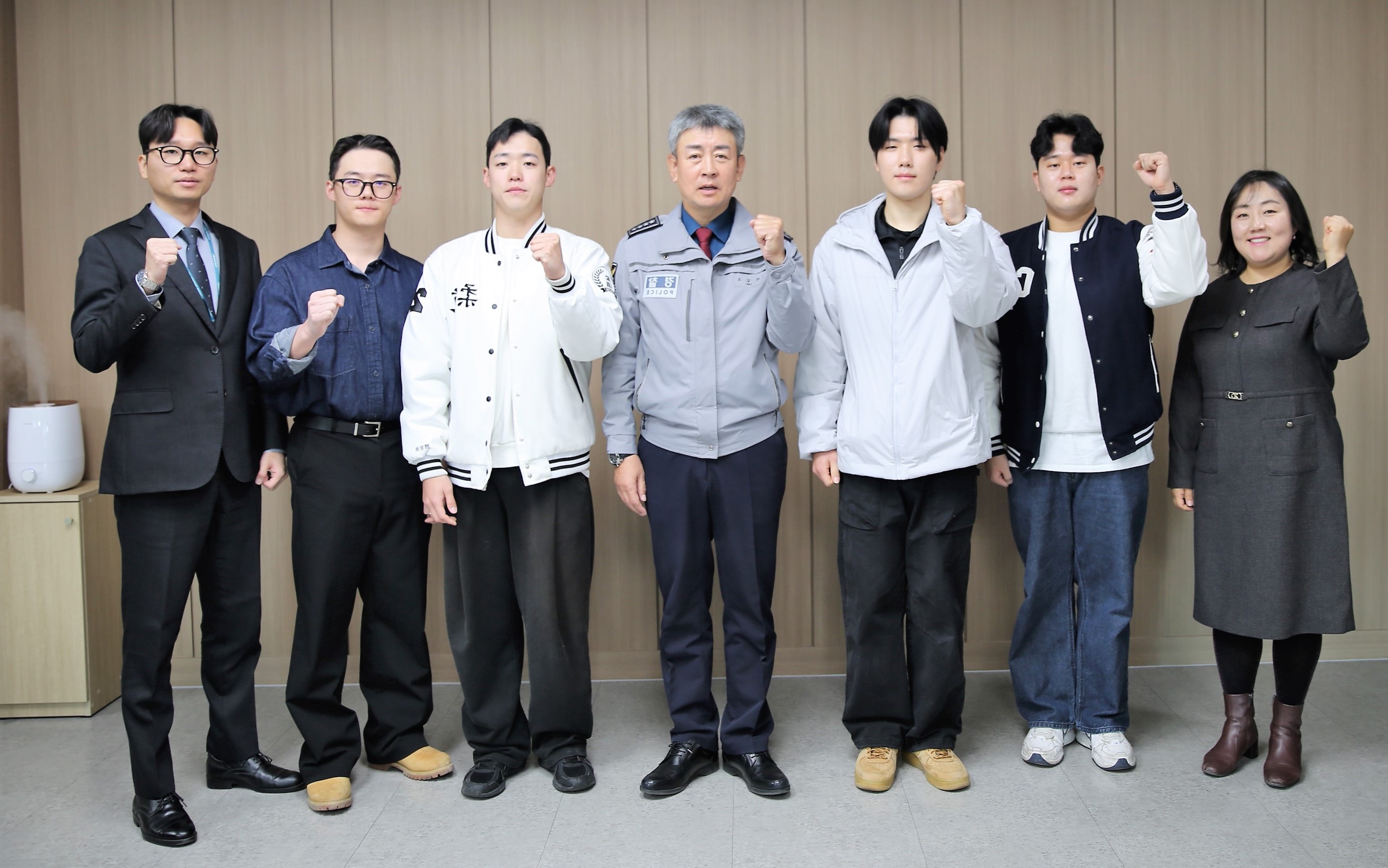 전국 유일 학생 참여 협력 방범 운영<br>우수 참여자 4명 경찰서장 감사장 받아