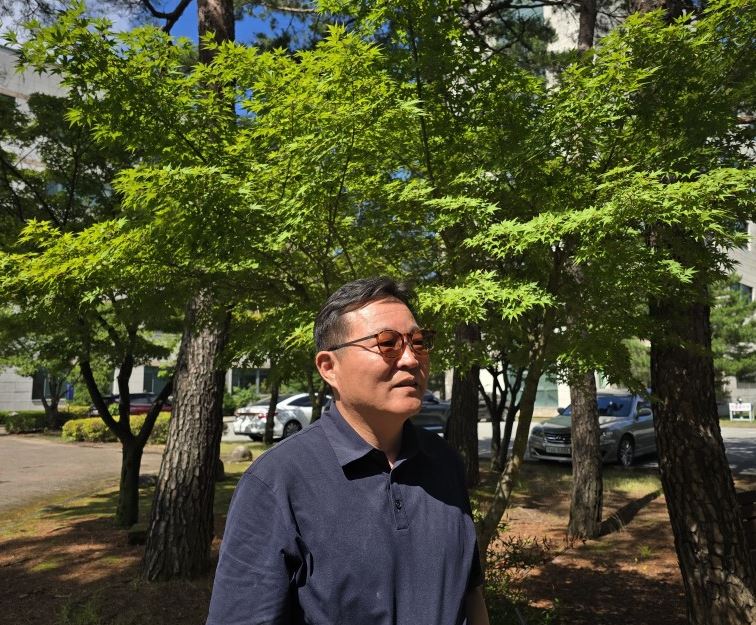 “김호석(金鎬錫) 교수” Ph. D. Kim, Ho-Seok 사진